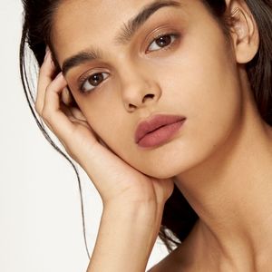 NWT Burberry Liquid Lip Velvet Lipstick 05 Fawn